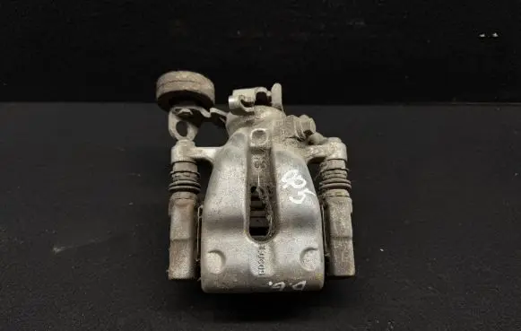 Opel Zafira A Rear brake caliper