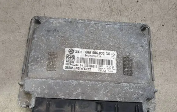 Audi A3 S3 A3 Sportback 8P Engine control unit/module 06A906033GQ 5WP40344