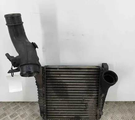 Audi Q7 4L Intercooler radiator 7L6145803C