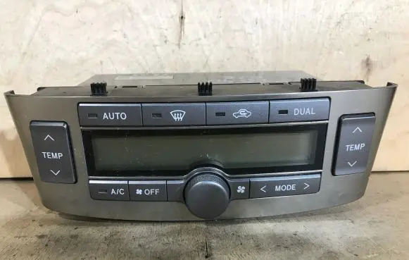 Toyota Avensis T250 Climate control unit 5590005270 MB1465704433