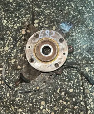 Citroen C4 I Picasso Front wheel hub