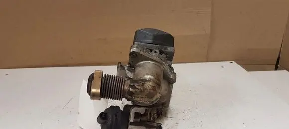BMW 1 F20 F21 EGR valve cooler 781075106 89638 781087102