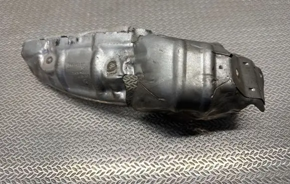 BMW X3 G01 Heat shield in engine bay 8585811