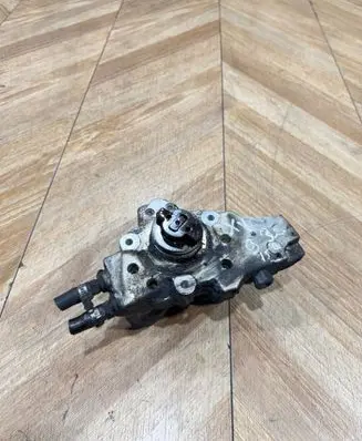 Mercedes-Benz E W211 Fuel injection high pressure pump 
