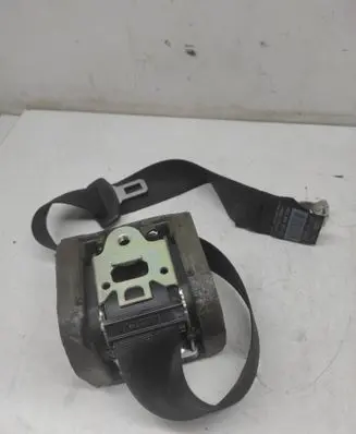 Rear seatbelt