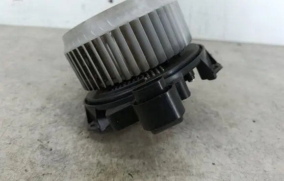 Toyota Auris E210 Heater fan/blower 2727008085