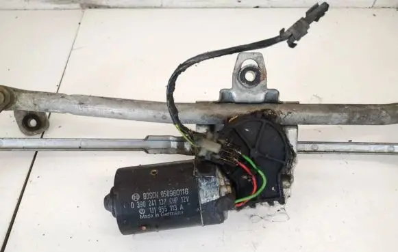 Volkswagen Golf IV Wiper motor 0390241137 1j1955113