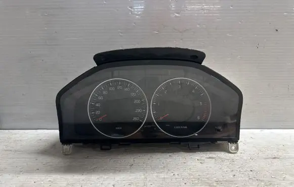 Volvo S60 Speedometer (instrument cluster) 31343323AA