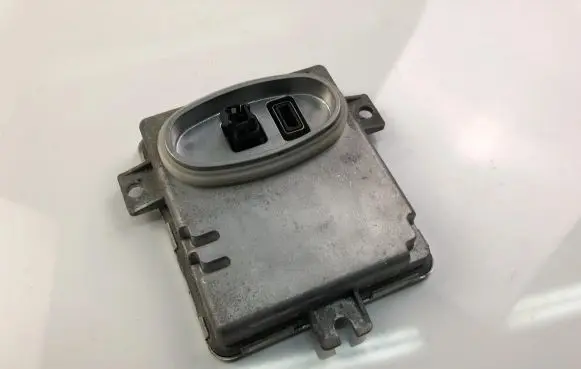 Volvo V50 Xenon control unit/module 6261110499