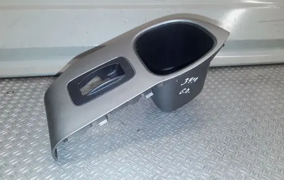 Honda Pilot I Rear door window switch trim 