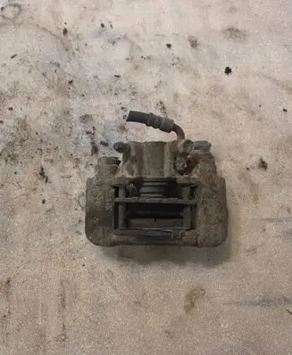 Toyota RAV 4 (XA20) Rear brake caliper 