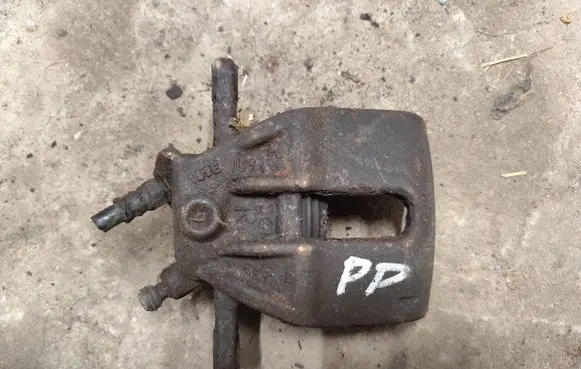 Renault Modus Front brake caliper 8864d