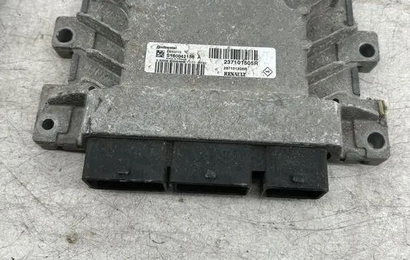 Renault Clio III Engine control unit/module 237101505R S180042156A 237101206R