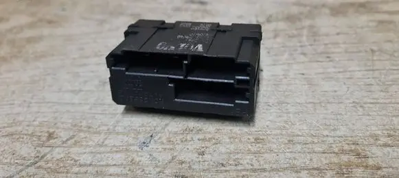 Volvo V70 Seat heating relay 