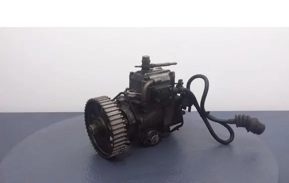 Audi 80 90 S2 B4 Fuel injection high pressure pump 0460404995