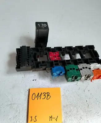 Volkswagen Golf III Other relay 7M0959627B 3A0937517