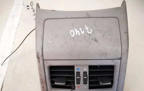 BMW 3 E90 E91 Dash center air vent grill e116234131 83651241
