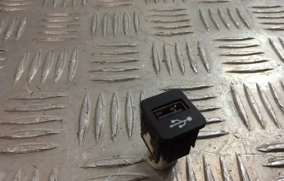 BMW X3 G01 USB socket connector 9229294