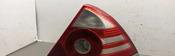Ford Mondeo Mk III Rear/tail lights 1S7113404A 0374D