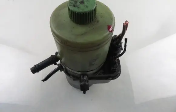 Skoda Fabia Mk1 (6Y) Power steering pump