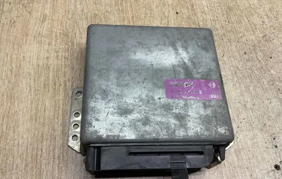 BMW 3 E30 Engine control unit/module 0260200005