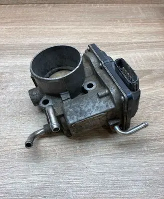 Toyota Camry Throttle valve 220300H030
