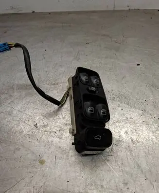 Mercedes-Benz C W203 Electric window control switch 501955 A2038210679