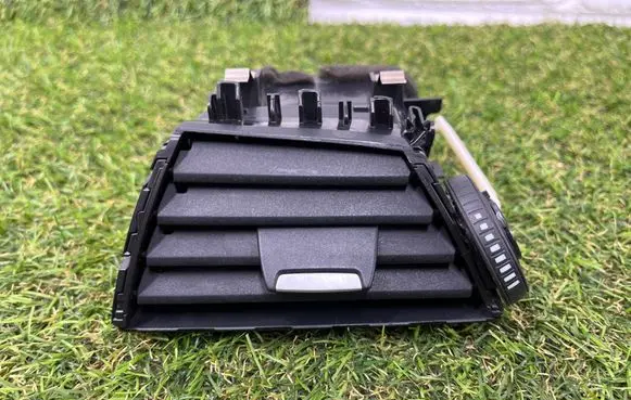 BMW 1 F20 F21 Dashboard side air vent grill/cover trim 9205355 507889