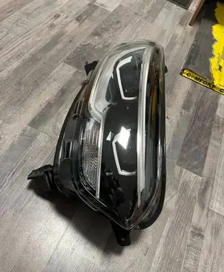 Renault Kadjar Headlight/headlamp 260109679R 01177022