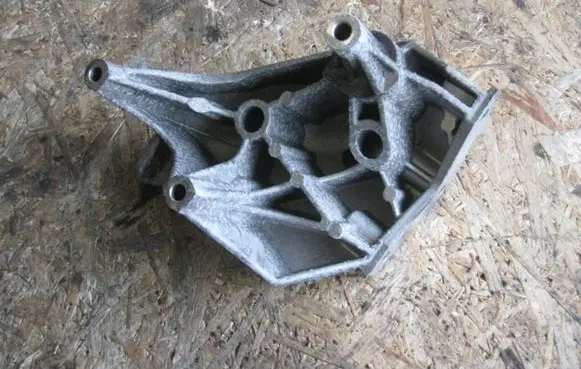 Skoda Fabia Mk2 (5J) Engine mounting bracket 045199207