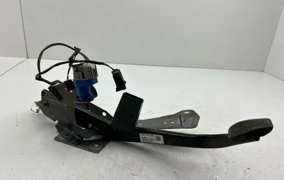 Ford Kuga II Brake pedal BQ6FA