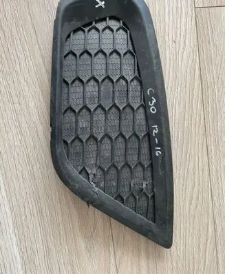 Volvo C30 Front bumper lower grill 31298169