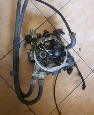 Volkswagen Golf III Throttle valve 0438201047