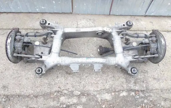 BMW 6 E63 E64 Rear axle beam with reductor 