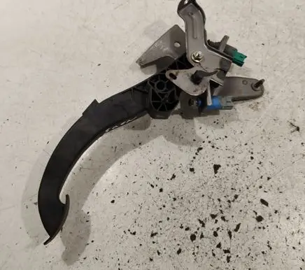 Clutch pedal