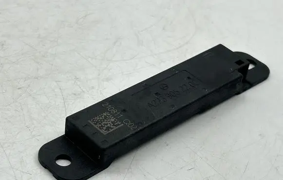 Mercedes-Benz C W206 Aerial antenna amplifier A2239052200