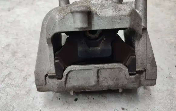 Volkswagen Golf VI Engine mount bracket 1K0199262CN