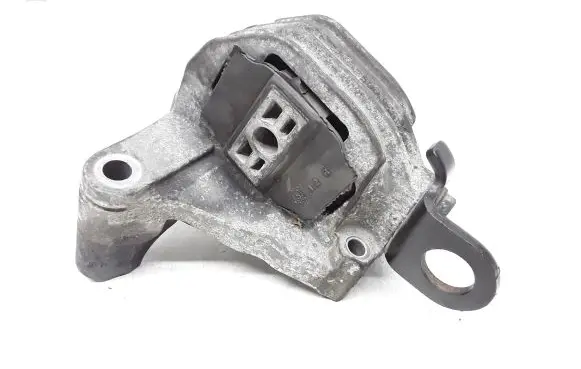 Volvo V70 Engine mount bracket 30741583