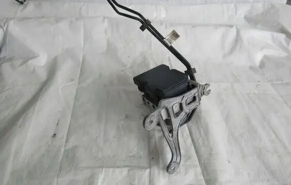 Opel Insignia B ABS Pump 84616395