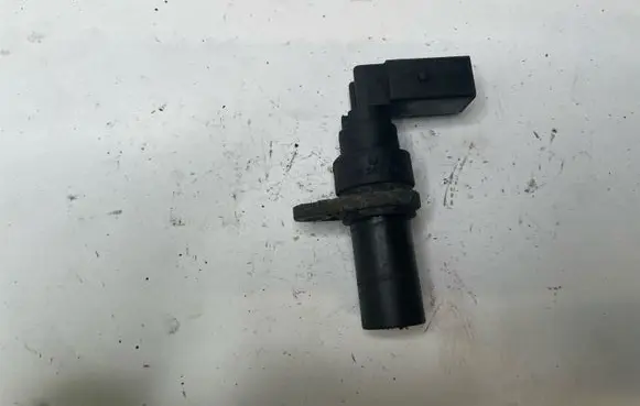 BMW 5 E39 Crankshaft position sensor 2247926 75916010