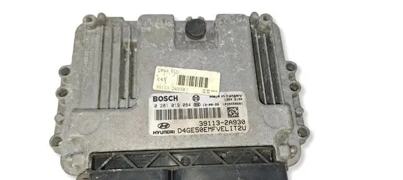 Hyundai i30 Engine control unit/module 391132A930 1039S59681 0281019084