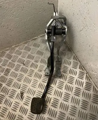Opel Zafira A Clutch pedal 