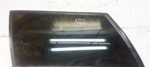Volkswagen PASSAT B3 Rear side window