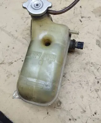 Mercedes-Benz E W124 Coolant expansion tank/reservoir 1245000649