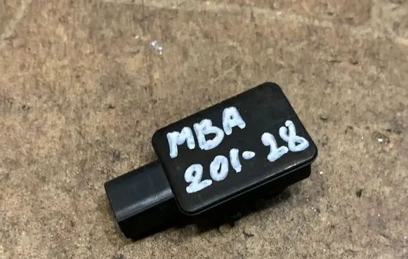Mercedes-Benz CLS C218 X218 Air quality sensor A2045420218