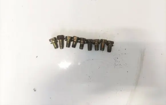 Nissan X-Trail T30 Nuts/bolts 