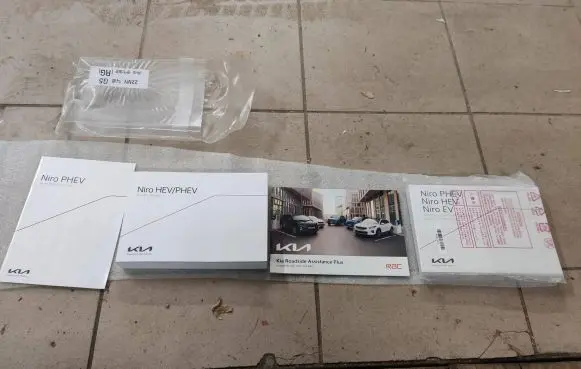 KIA Niro Owners service history hand book 