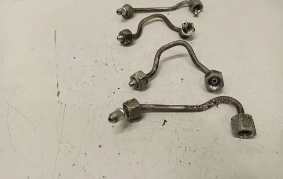 BMW 5 GT F07 Fuel injector supply line/pipe 