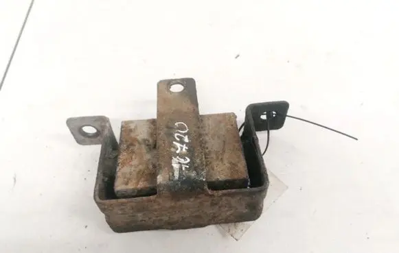 Hyundai Sonata Engine mount bracket