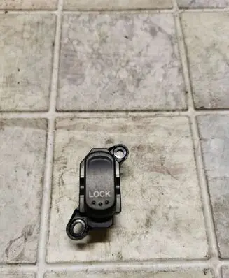 Mazda 6 Central locking switch button 7190L44
